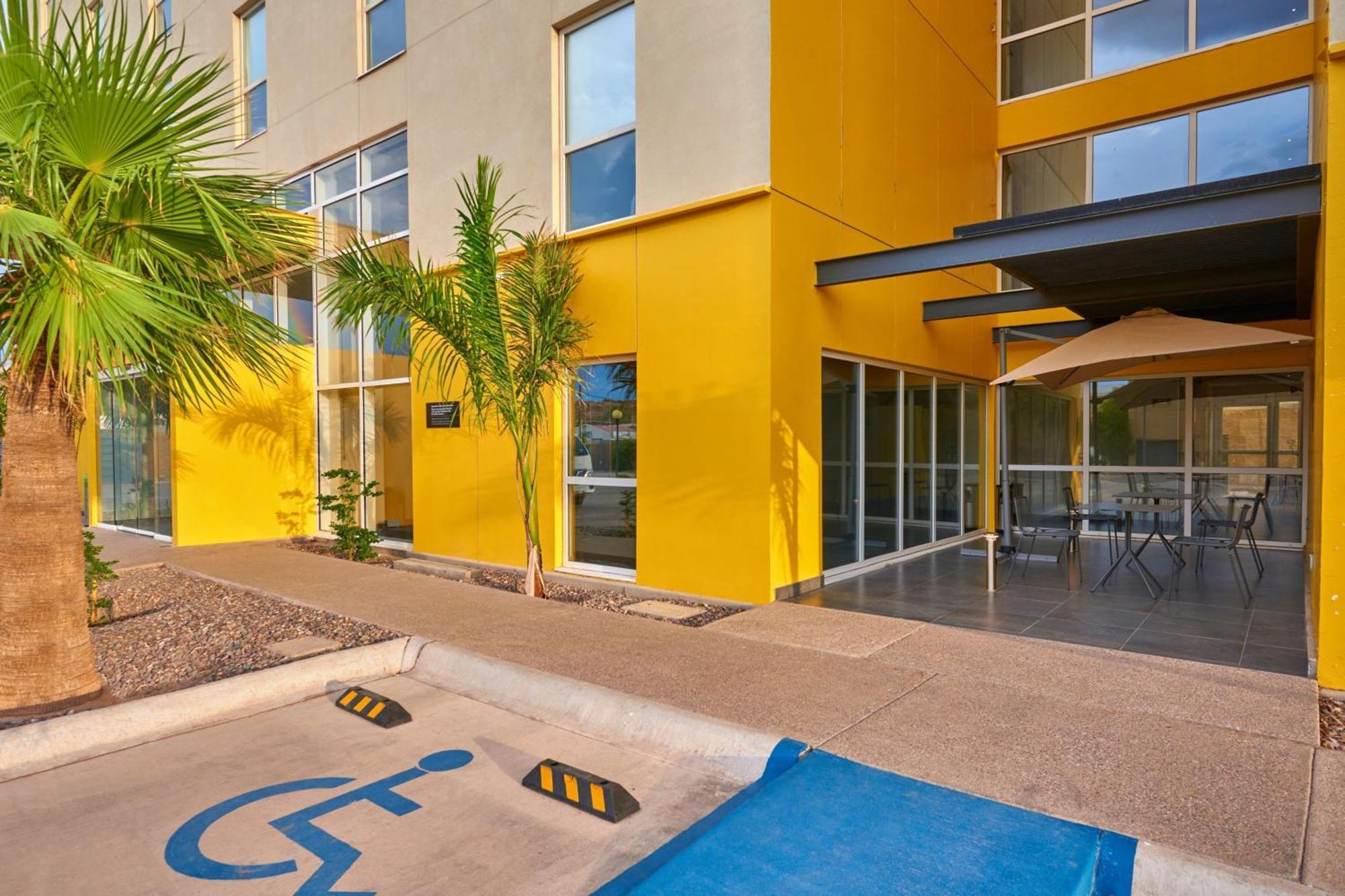 ซิตี้ เอ็กซ์เพรส ปิเอดราส เนกราส Hotel ภายนอก รูปภาพ