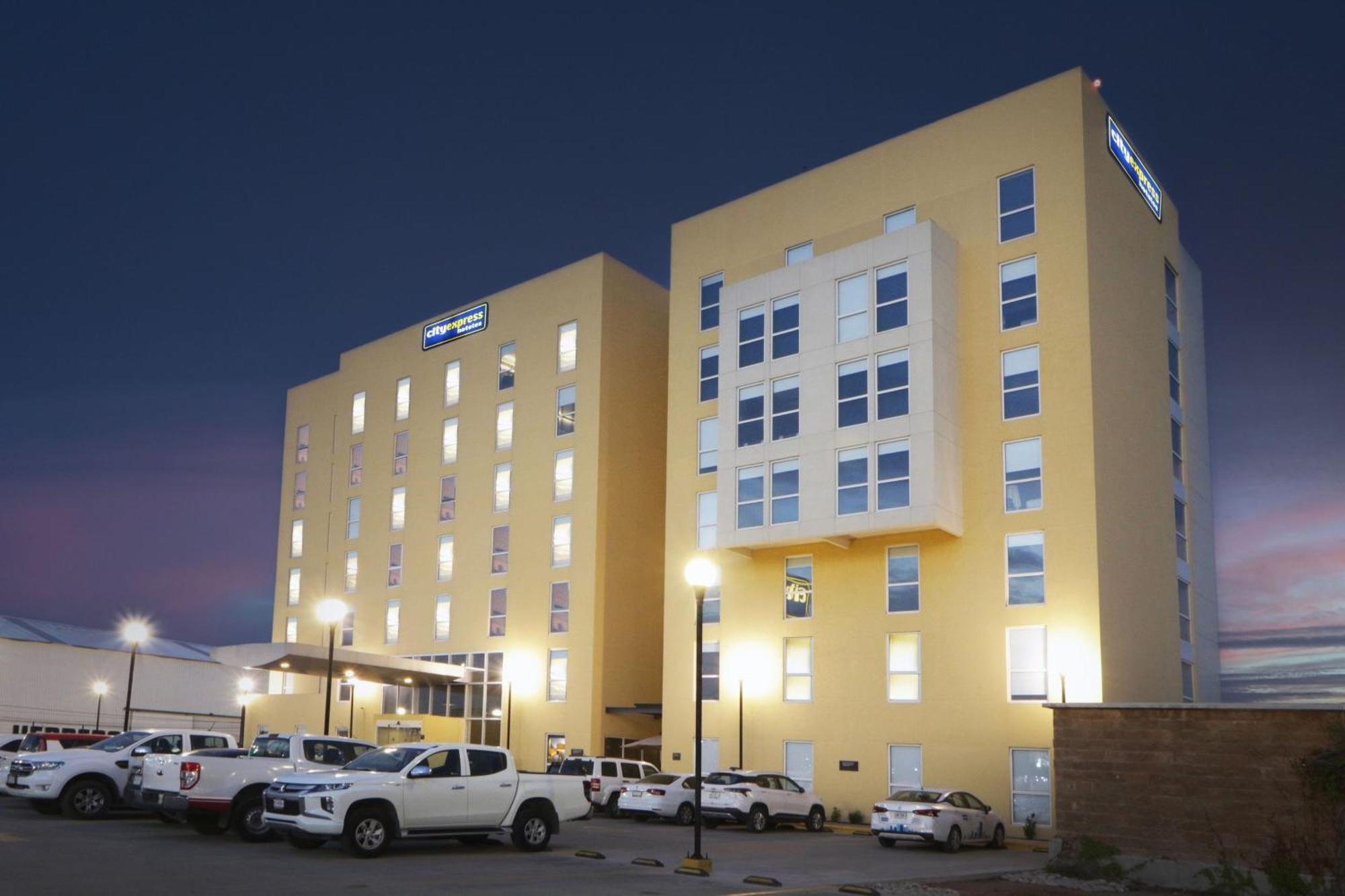 ซิตี้ เอ็กซ์เพรส ปิเอดราส เนกราส Hotel ภายนอก รูปภาพ